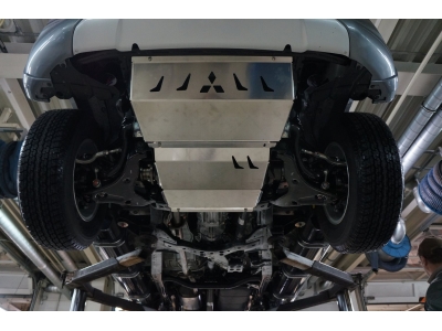 Защита картера и радиатора (алюминий 4 мм) для Mitsubishi L200 2015-2023 (V - все; КПП - все), Mitsubishi Pajero Sport 2016-н.в. (V - все; КПП - все), FIAT Fullback 2016-2019 (2 части)