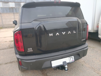 Фаркоп с хромированной накладкой для Haval H3 2024-н.в. съемное крепление шара под американский квадрат