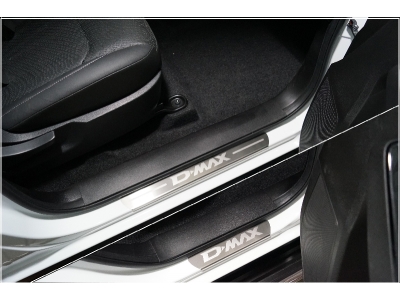 Накладки на пороги (лист шлифованный надпись D-MAX) 4шт ТСС для Isuzu D-Max 2019 – н.в.