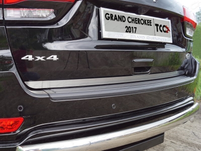 Накладка на заднюю дверь (лист шлифованный) ТСС для Jeep Grand Cherokee IV Рестайлинг 2013 – 2022