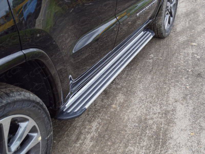 Пороги алюминиевые ''Slim Line Silver'' 1820 мм ТСС для Jeep Grand Cherokee IV Рестайлинг 2013 – 2022
