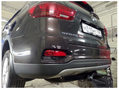 Фаркоп с хромированной накладкой для Kia Sorento Prime 2015-2020, Hyundai Santa Fe 2018-2021 съемное крепление шара под американский квадрат