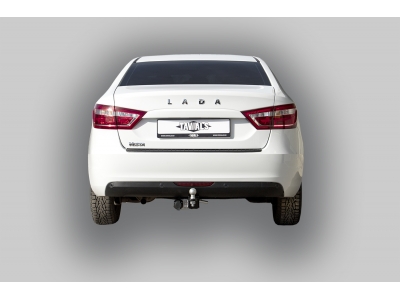Фаркоп для Lada Vesta седан 2015-2022 съемное крепление шара под американский квадрат