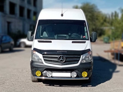 Защита переднего бампера одинарная с подгибами d-60 Технотек для Mercedes Sprinter 2006-2018