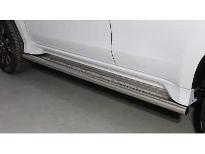 Пороги с площадкой 60,3 мм ТСС для Mitsubishi Pajero Sport III Рестайлинг 2019 – н.в. 