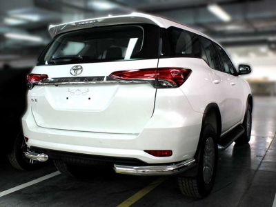 Защита заднего бампера "уголки" одинарные d-76 для Toyota Fortuner 2020-н.в.