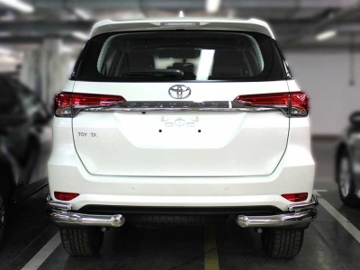 Защита заднего бампера "уголки" двойные d-76+43 для Toyota Fortuner 2020-н.в.