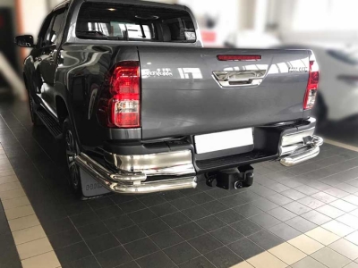 Защита заднего бампера "уголки" d-76+43 для Toyota Hilux 2015-2021