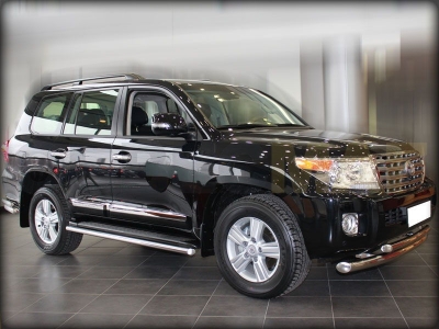Защита штатного порога 43 мм под порог Технотек для Toyota Land Cruiser 200 2007-2011