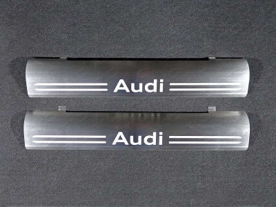 Накладки на пороги на пластик шлифованный лист надпись Audi ТСС для Audi Q5 2008-2016