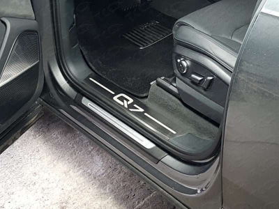 Накладки на пороги шлифованный лист надпись Q7 ТСС для Audi Q7 2015-2021