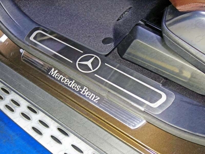 Накладки на пластиковые пороги лист шлифованный лого Mercedes ТСС для Mercedes-Benz GL 350 X166 2012-2016