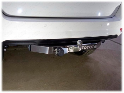 Фаркоп ТСС надпись Toyota для Toyota Fortuner 2015-2021