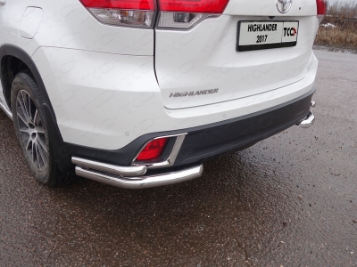 Защита задняя двойные уголки 60-42 мм ТСС для Toyota Highlander 2017-2020
