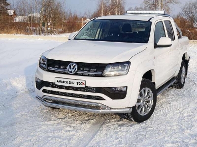 Пороги алюминиевые ТСС с накладкой серые для Volkswagen Amarok 2016-2021