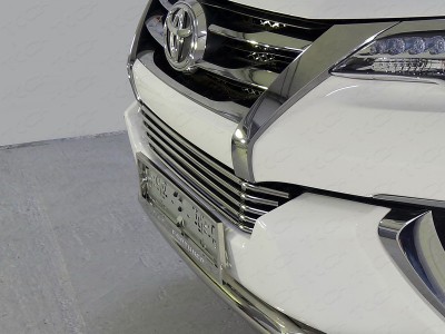 Решетка радиатора нижняя 12 мм ТСС для Toyota Fortuner 2017-2020
