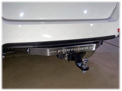 Фаркоп ТСС надпись Fortuner для Toyota Fortuner 2015-2021