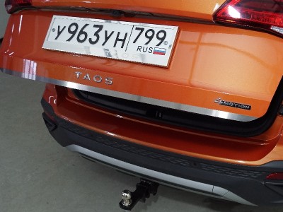 Накладка на заднюю дверь (лист шлифованный) ТСС для Volkswagen Taos 2020 – н.в.