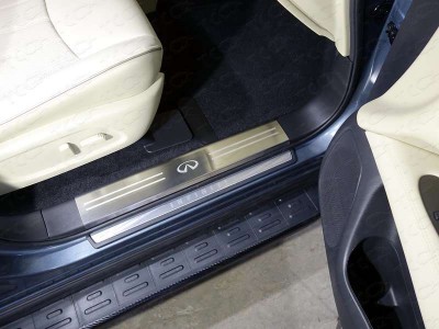 Накладки на пластиковые пороги лист шлифованный лого Infiniti ТСС для Infiniti QX60 2016-2021