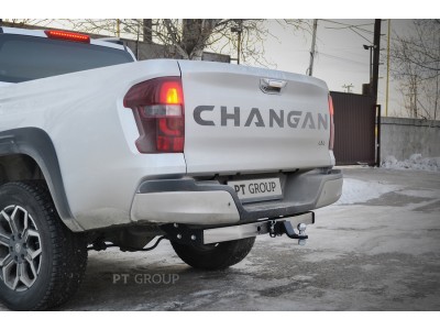 Фаркоп с нержавеющей накладкой для Changan Hunter Plus 2023-н.в. съемное крепление шара под американский квадрат