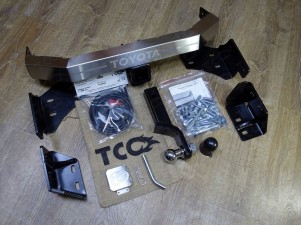 Фаркоп крюк Е, надпись Toyota для Toyota Fortuner № TCU00141