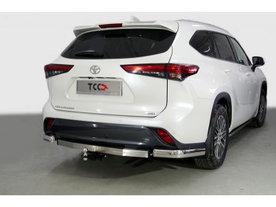 Защита заднего бампера овальные уголки 75х42 мм ТСС для Toyota Highlander 2020-2021