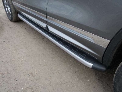 Пороги алюминиевые ТСС с накладкой для Volkswagen Touareg R-Line 2014-2017