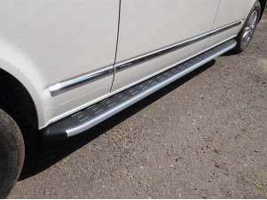 Пороги алюминиевые ТСС с накладкой серебристые для Volkswagen Caravelle T6 Long № VWCARAV17LONG-16SL