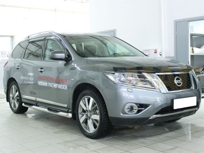 Пороги труба с накладками 76 мм со скосами Технотек для Nissan Pathfinder 2014-2021