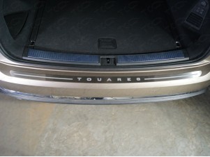 Накладка на задний бампер лист шлифованный надпись Touareg для Volkswagen Touareg № VWTOUAR18-18