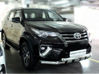 Защита переднего бампера Shark 76 мм для Toyota Fortuner 2017-2020