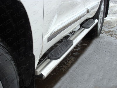 Пороги труба овальная с проступью 120х60 мм ТСС для Toyota Land Cruiser 200 2007-2015