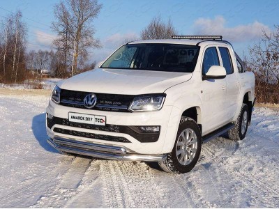 Пороги алюминиевые ТСС с накладкой серые для Volkswagen Amarok 2016-2021