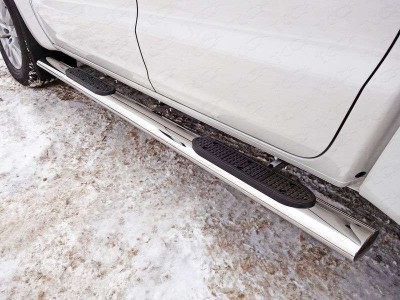 Пороги труба овальная с накладками 120х60 мм ТСС для Volkswagen Amarok 2016-2021