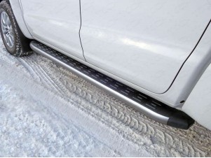 Пороги алюминиевые ТСС с накладкой серебристые для Volkswagen Amarok № VWAMAR17-31SL