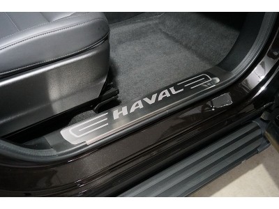 Накладки на пластиковые пороги (лист шлифованный надпись Haval) 2шт ТСС для Haval F7 2022 – н.в.