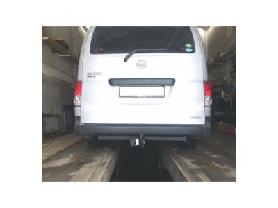 Фаркоп для Nissan NV200 2009-н.в. крепление шара на двух болтах