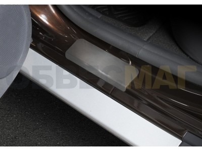 Накладки порогов Rival с надписью 4 штуки для Renault Duster 2011-2021