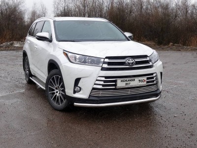 Защита переднего бампера 60 мм ТСС для Toyota Highlander 2017-2020