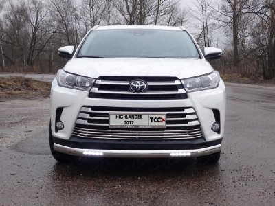Защита передняя овальная с ДХО 75х42 мм ТСС для Toyota Highlander 2017-2020