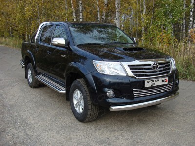 Защита передняя овальная 75х42 мм ТСС для Toyota Hilux 2011-2015