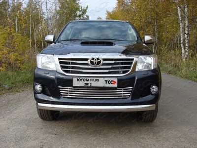 Защита передняя овальная 75х42 мм ТСС для Toyota Hilux 2011-2015