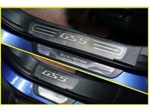 Накладки на пластиковые пороги (лист шлифованный надпись GS5) 4шт для GAC GS5 2020 – н.в. GACGS520-01