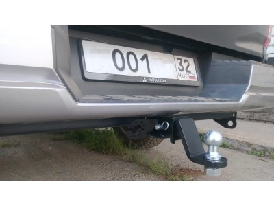 Фаркоп для Mitsubishi L200 2023-н.в. съемное крепление шара под американский квадрат