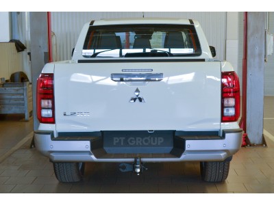 Фаркоп для Mitsubishi L200 2023-н.в. съемное крепление шара под американский квадрат