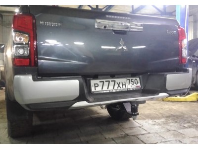 Фаркоп Fiat Fullback 2016-2019, Mitsubishi L200 2015-2023 съемное крепление шара под американский квадрат