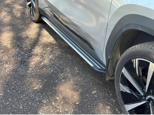 Пороги алюминиевые "Slim Line Silver" 1820 мм для Geely Atlas 2023-н.в. №GEELEATL23-01S