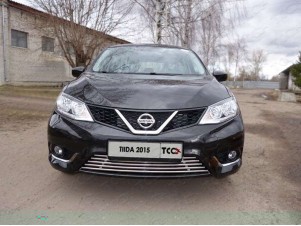 Рамка номерного знака Nissan Tiida (комплект)