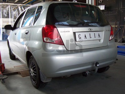 Фаркоп оцинкованный Galia шар A на хетчбек для Chevrolet Aveo 2003-2008