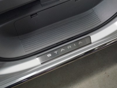 Накладки на передние пороги лист шлифованный надпись Staria 2шт ТСС для Hyundai Staria 2021-2022